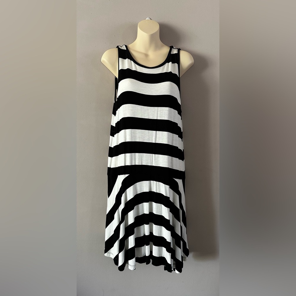 LOFT Women's Midi Dress - Black and White